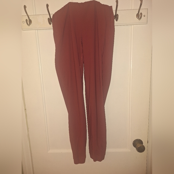 Lululemon High Rise Joggers - Picture 4 of 4